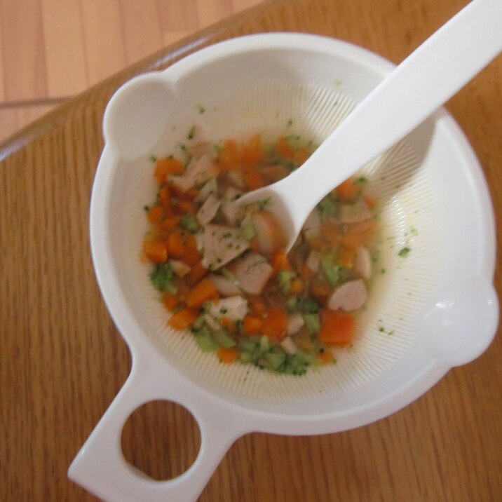 ソーセージと野菜のブイヨンスープ